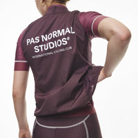 Pas Normal Studios Mechanism Stow Away vest til kvinder - Light Burgundy