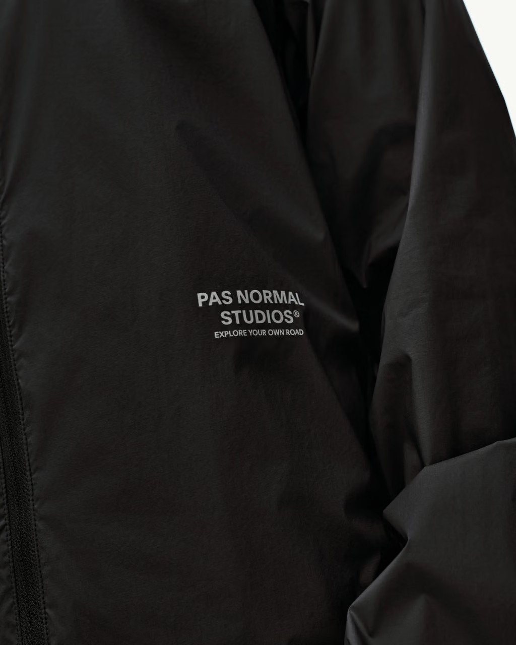 Balance Windproof Jacket - Black