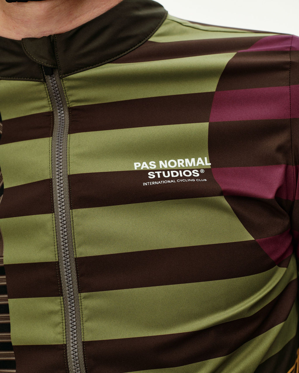 Mechanism Stow Away Jacket - AOP International Green