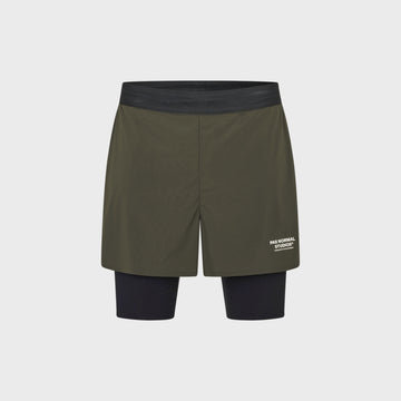 Pas Normal Studios Balance 2-in-1 Shorts til mænd - Dark Olive