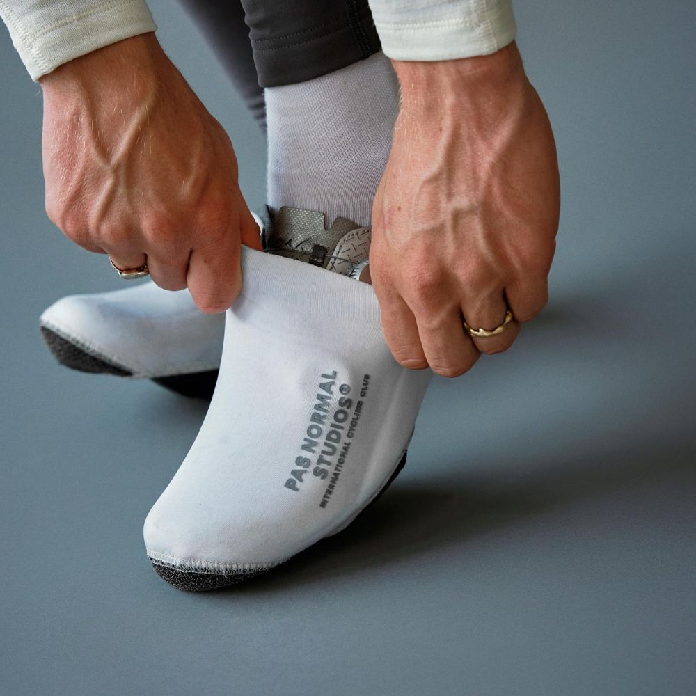 Pas Normal Studios Logo Toe Cover - Hvid