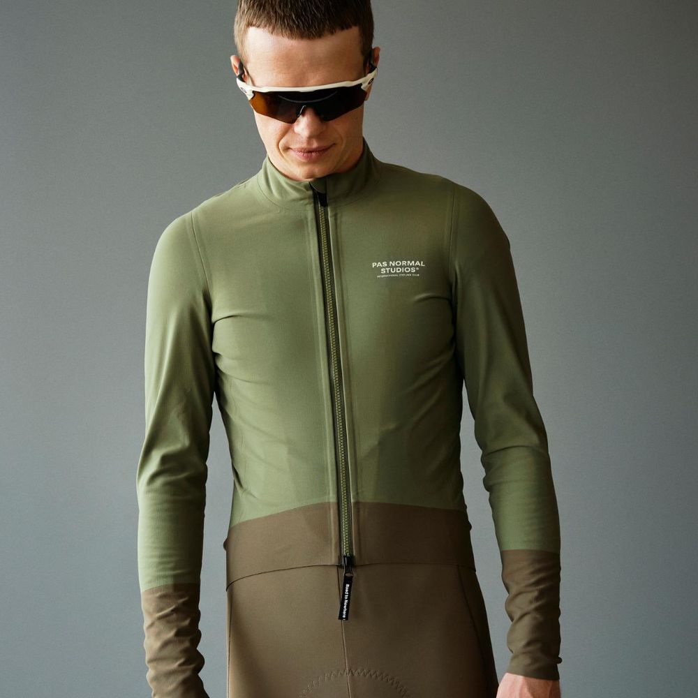 Pas Normal Studios Mechanism Thermal jakke til mænd - Army Green / Dark Stone