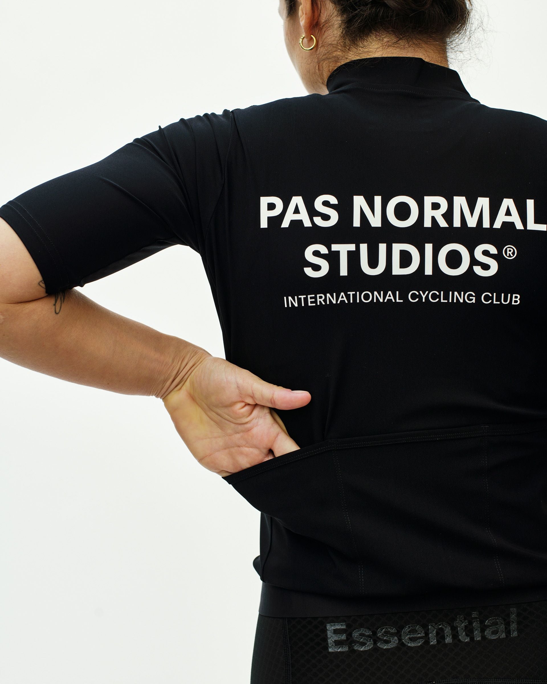 Essential Jersey - Black
