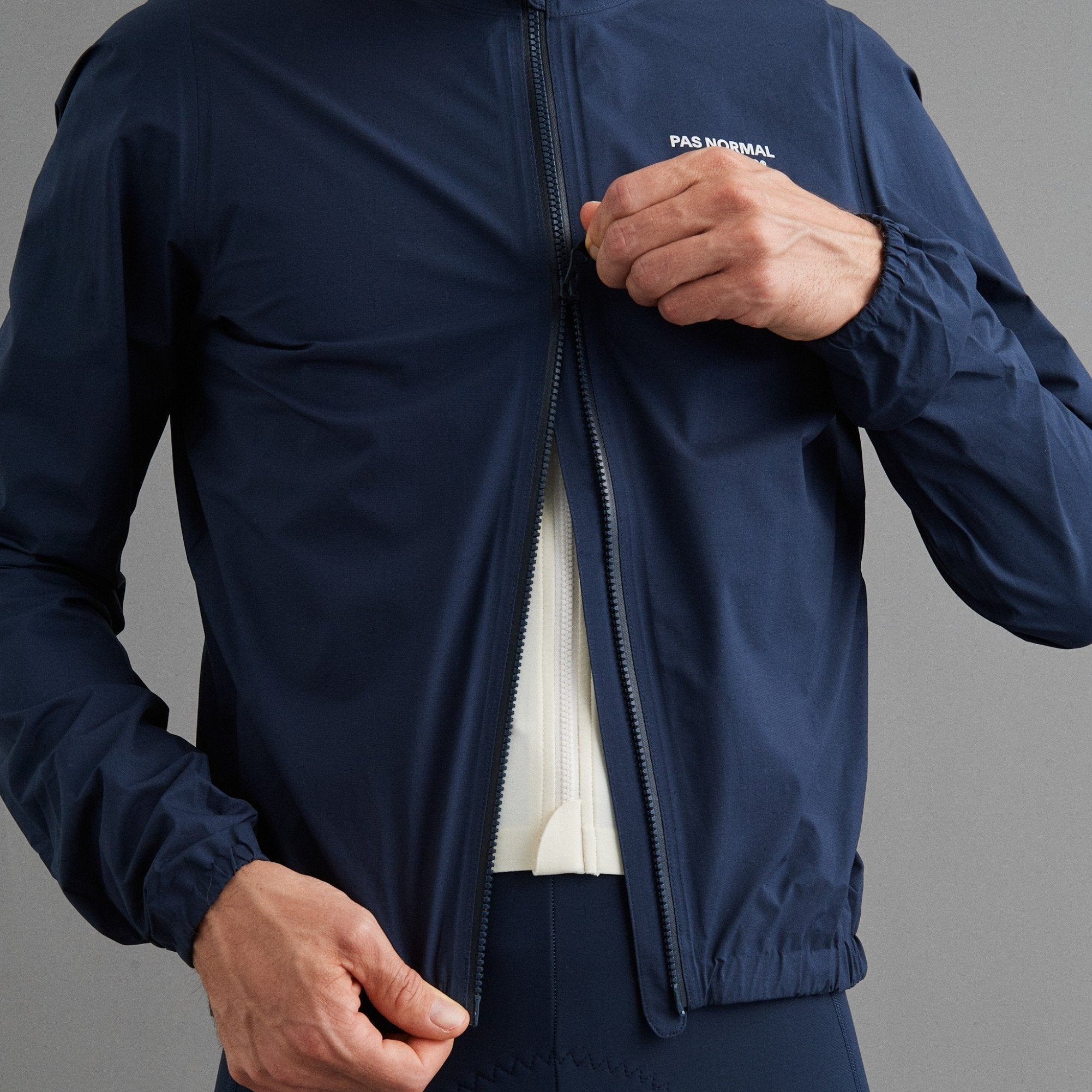 Pas Normal Studios Mechanism regnjakke til mænd - Navy