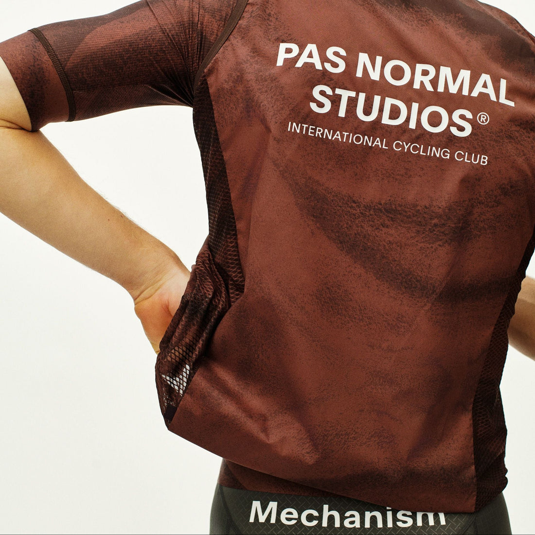 Mechanism Stow Away Gilet - AOP Light brown