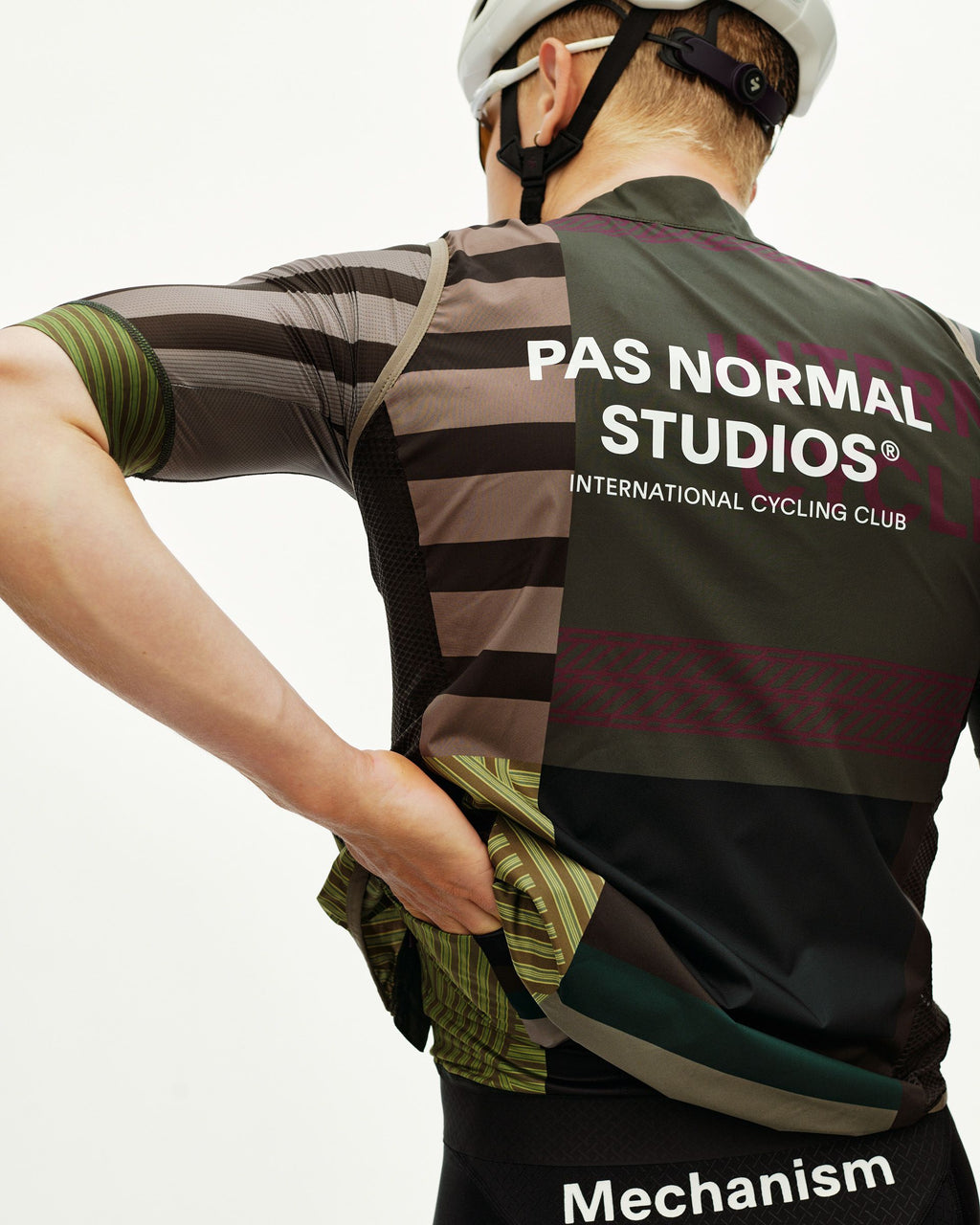 Mechanism Stow Away Gilet - AOP International Earth