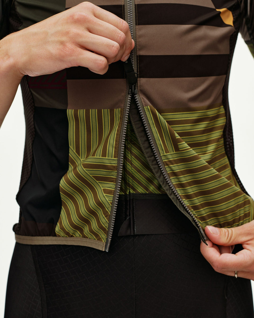 Women´s Mechanism Stow Away Gilet - AOP International Earth