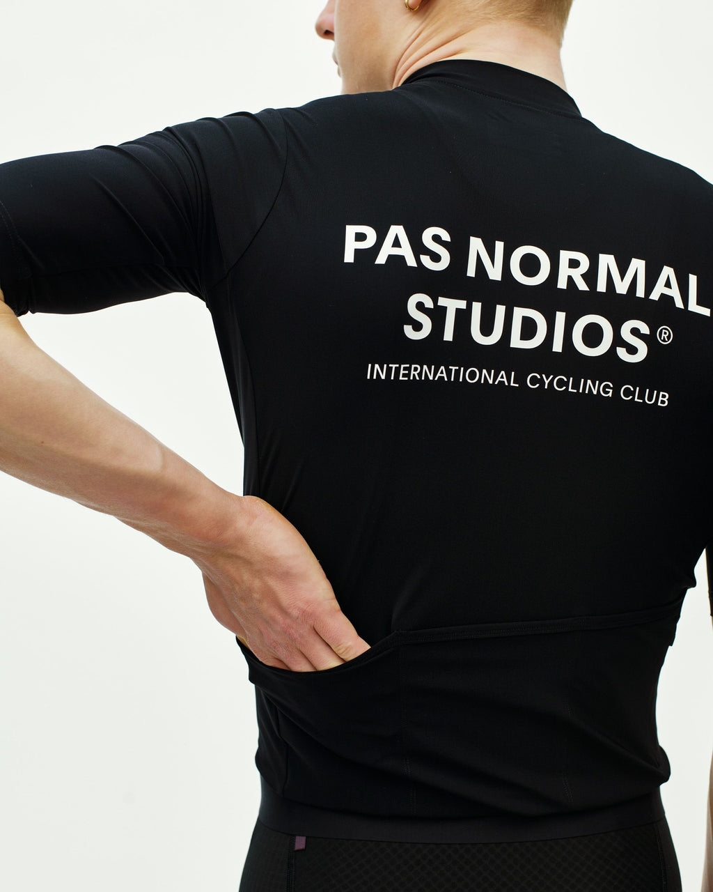Essential Jersey - Black