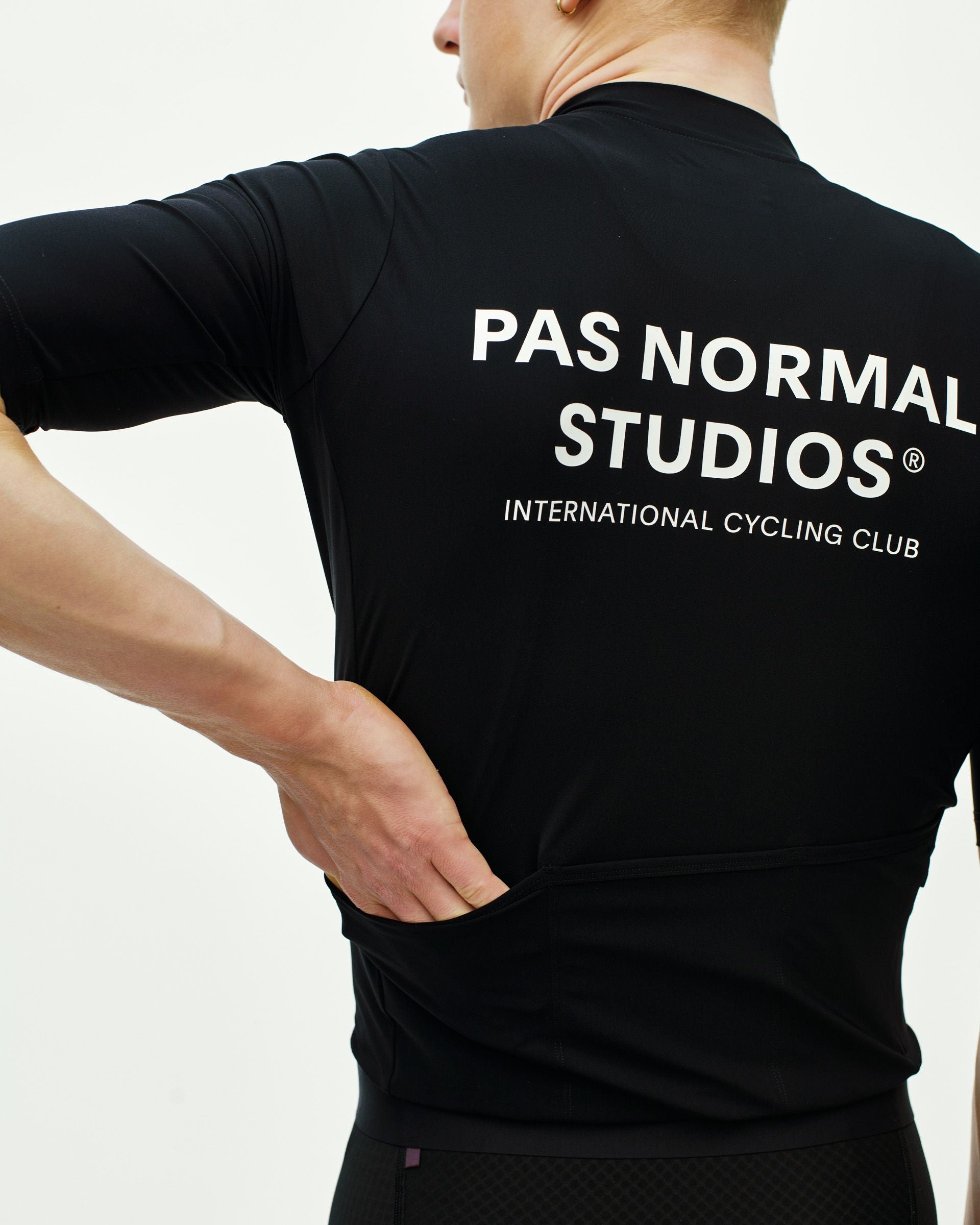 Essential Jersey - Black