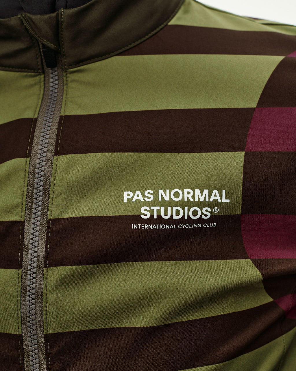 Women's Mechanism Stow Away Jacket - AOP International Green
