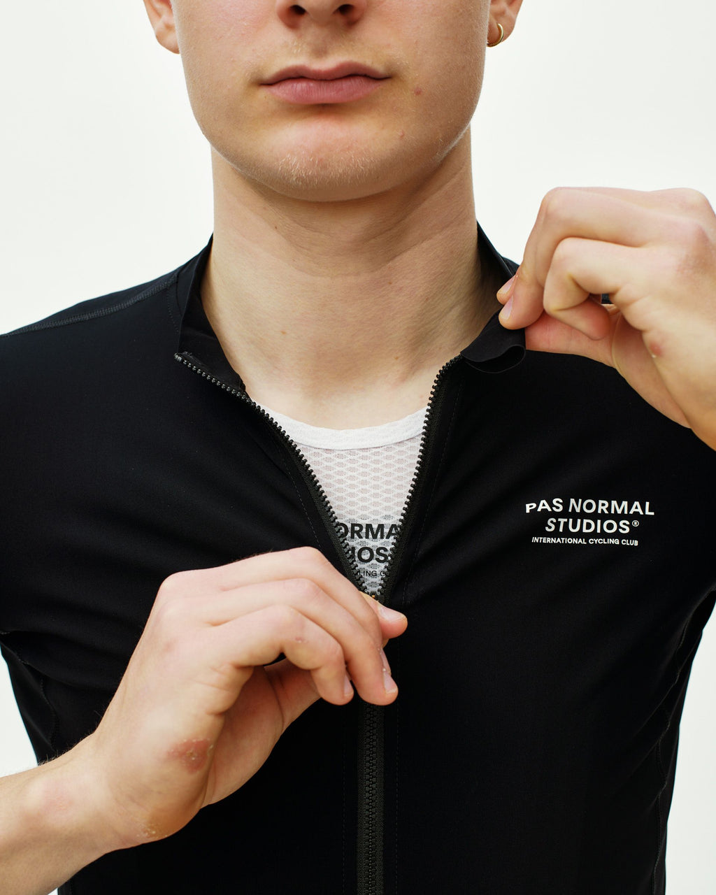 Essential Jersey - Black