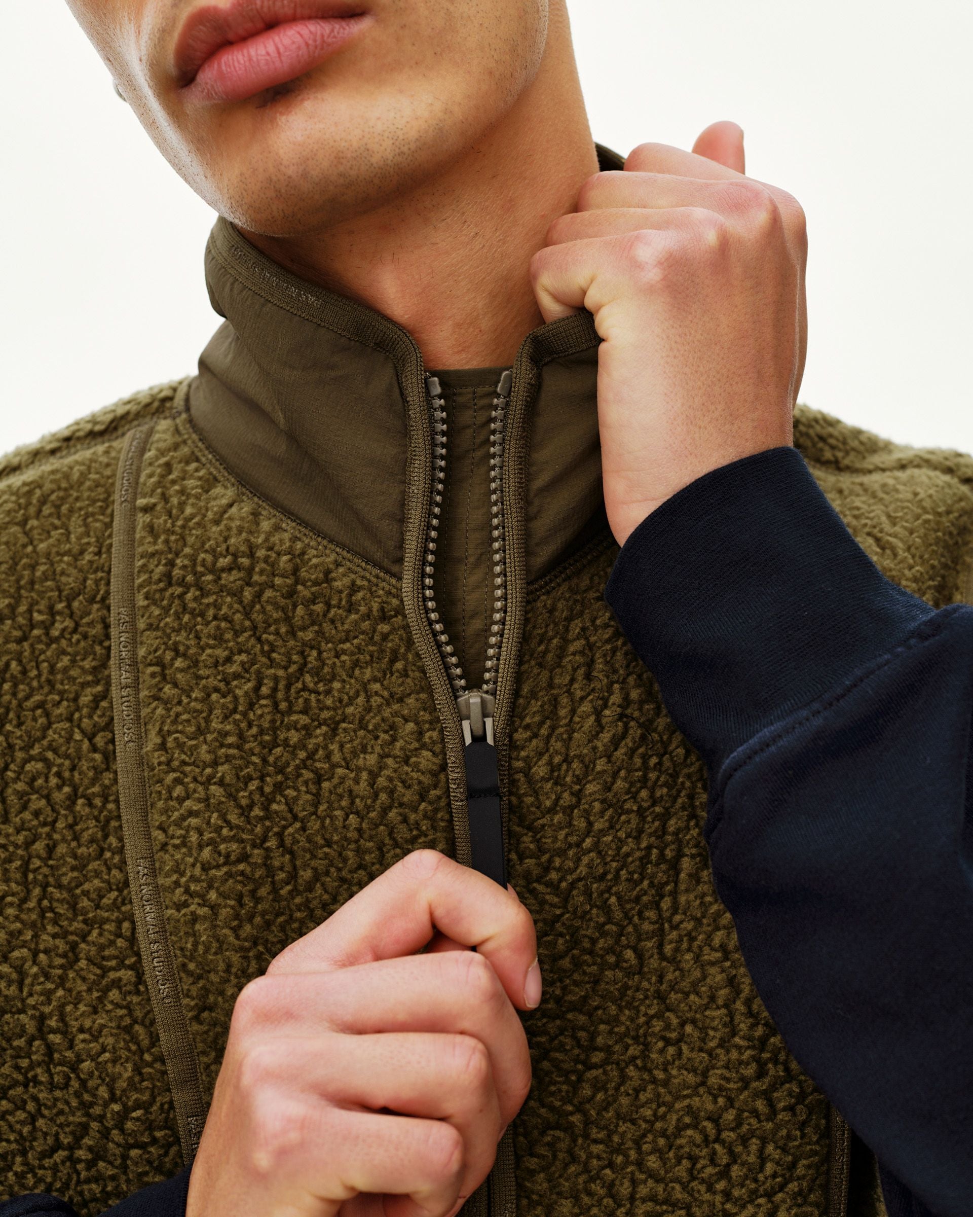 Off-Race Pile Fleece Vest - Deep Olive